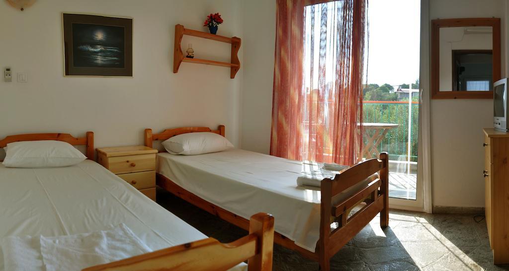 Aris Pension Agia Paraskevi  Exterior photo
