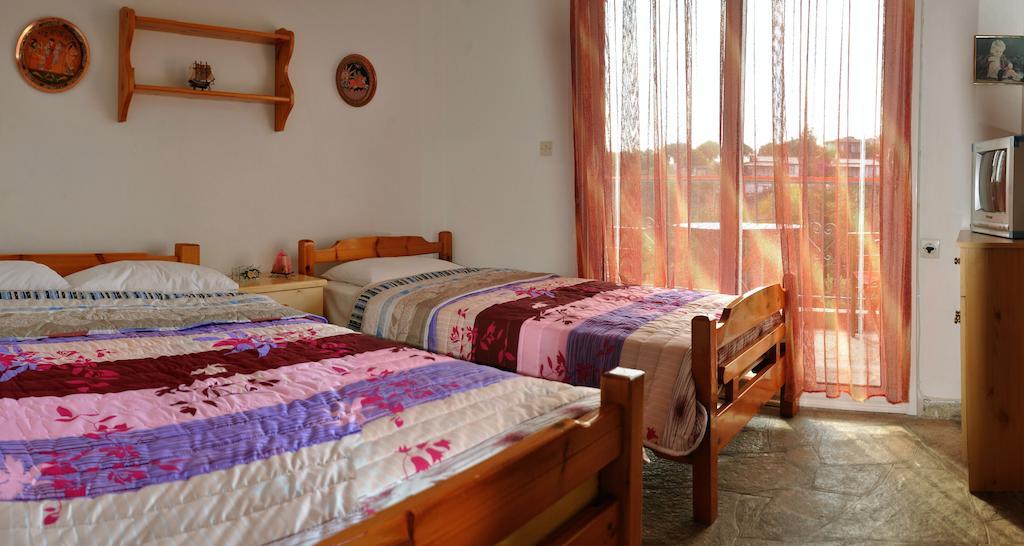 Aris Pension Agia Paraskevi  Exterior photo
