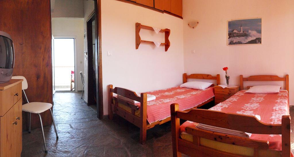Aris Pension Agia Paraskevi  Room photo