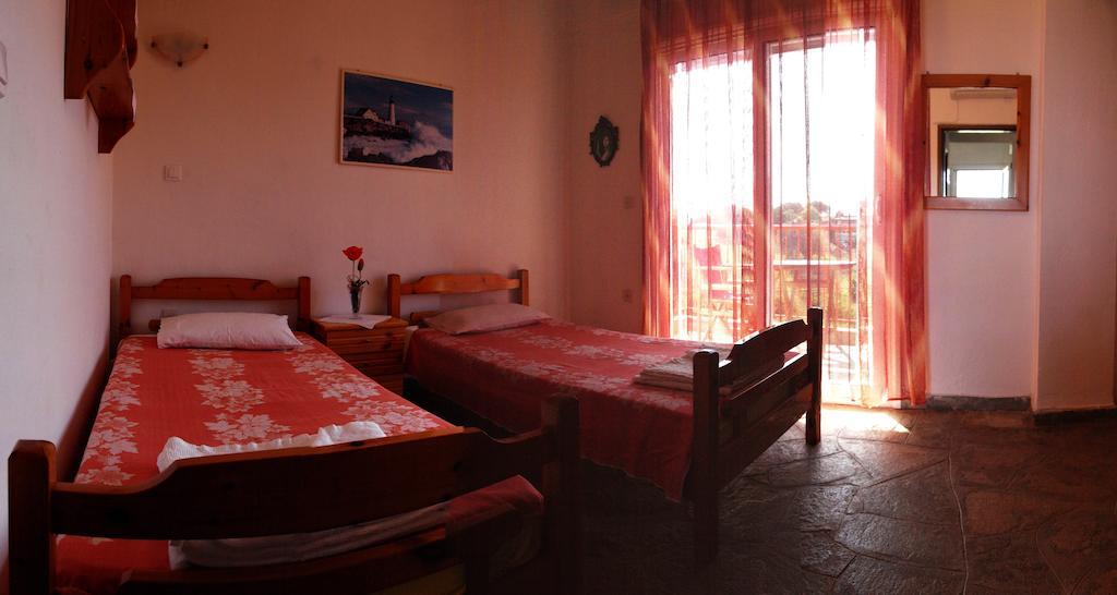 Aris Pension Agia Paraskevi  Room photo